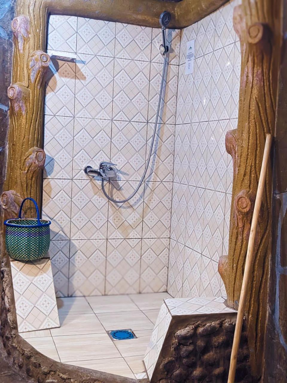 Karisimbi Cave Resort Ruhengeri Bilik gambar