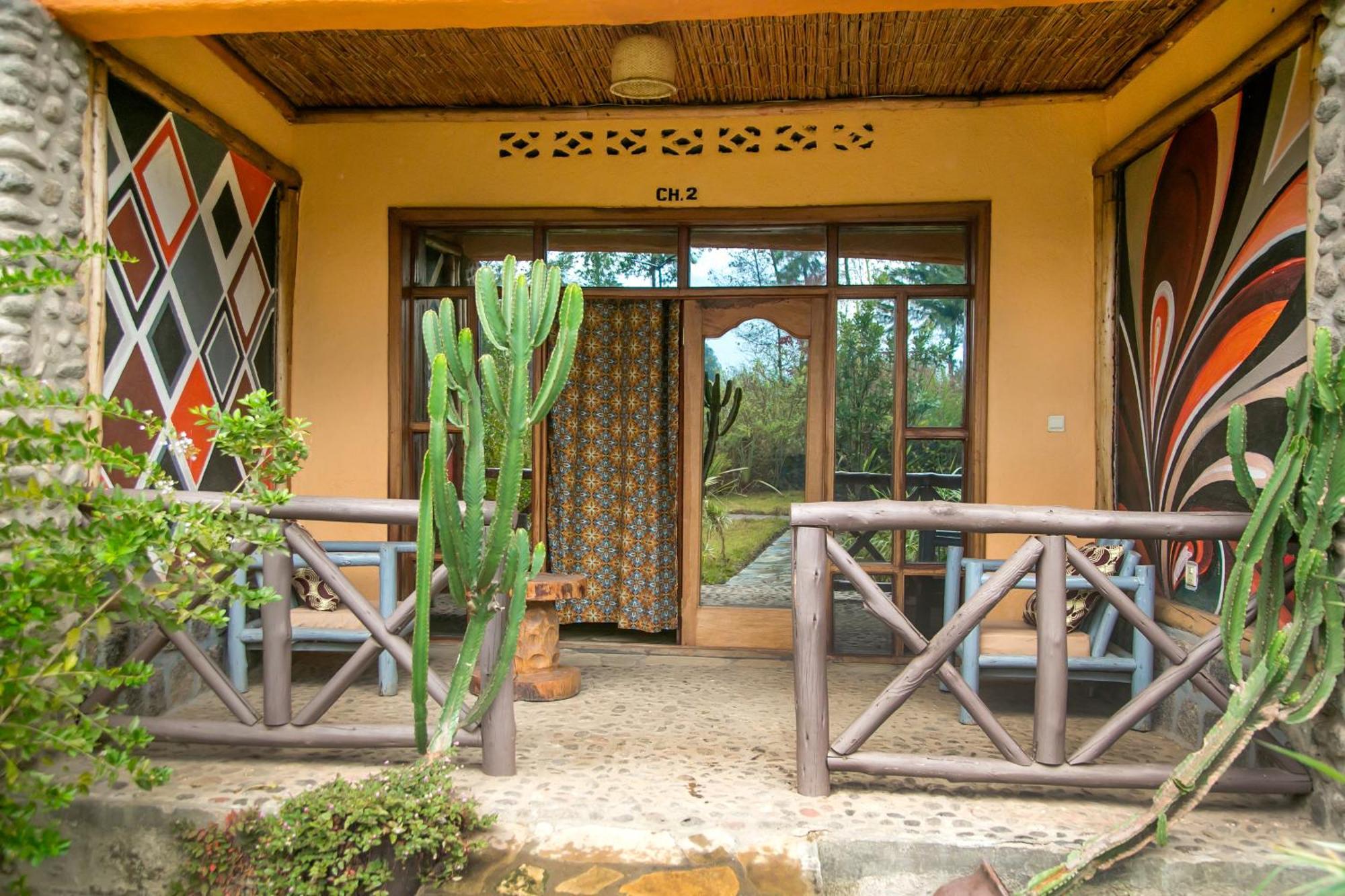 Karisimbi Cave Resort Ruhengeri Luaran gambar