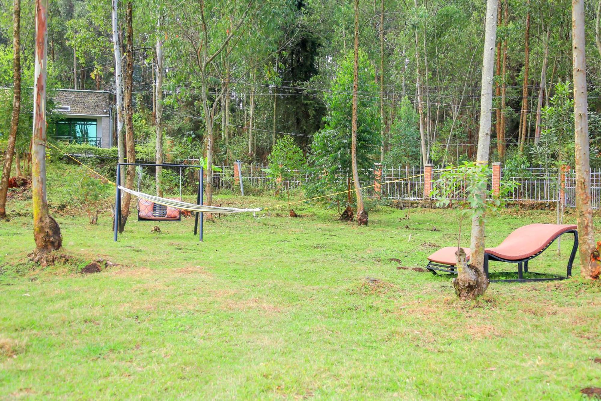 Karisimbi Cave Resort Ruhengeri Luaran gambar
