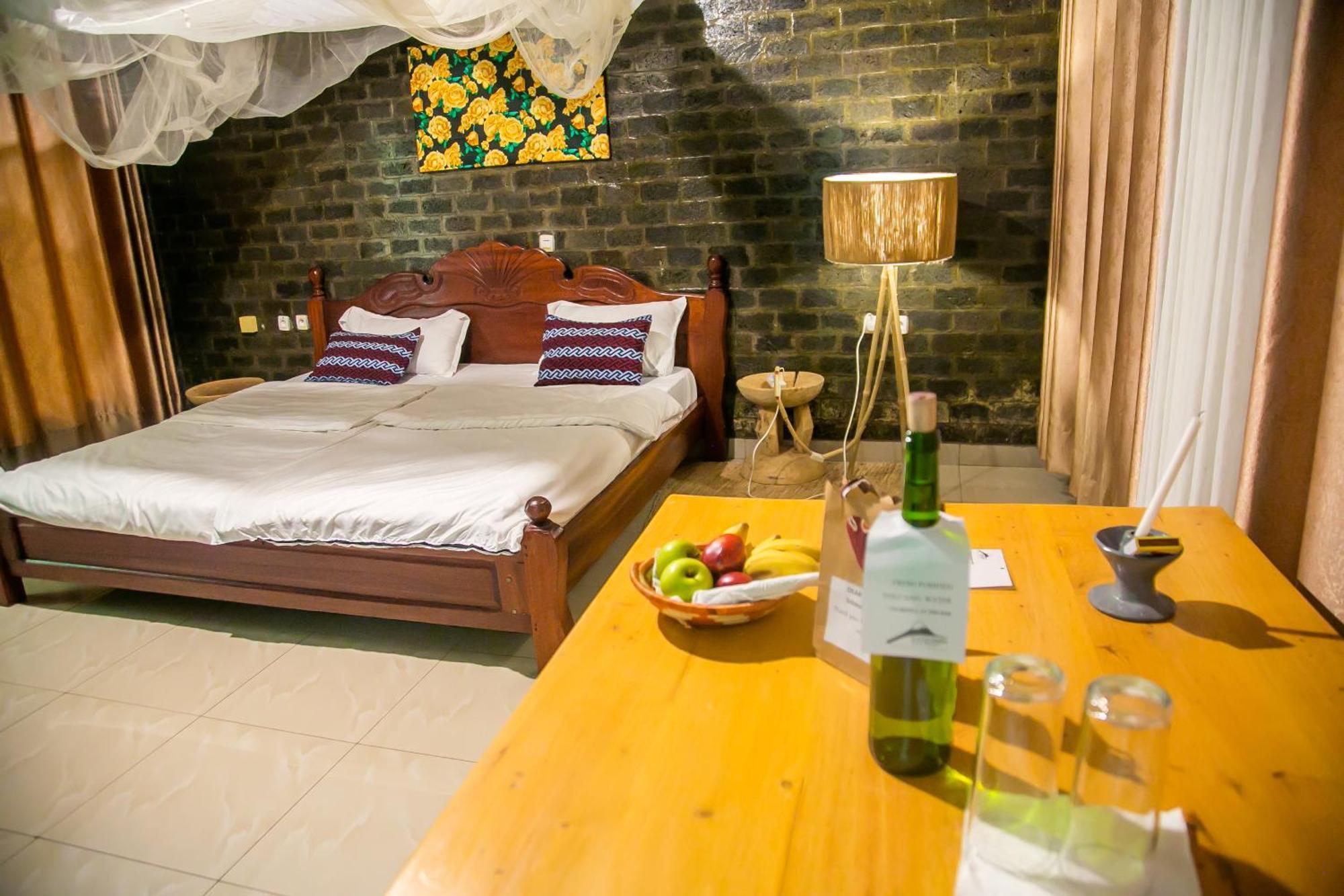 Karisimbi Cave Resort Ruhengeri Luaran gambar