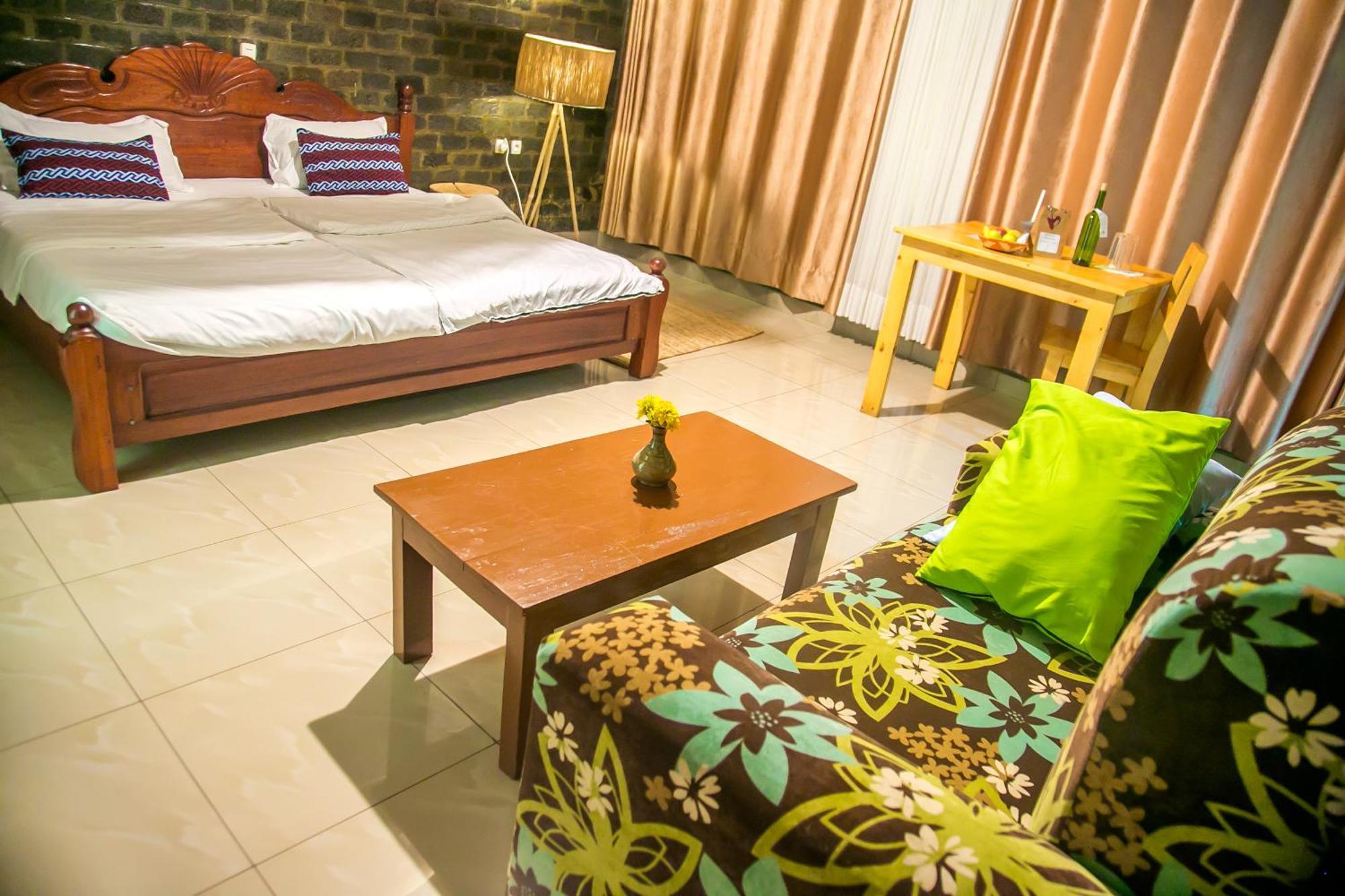Karisimbi Cave Resort Ruhengeri Luaran gambar
