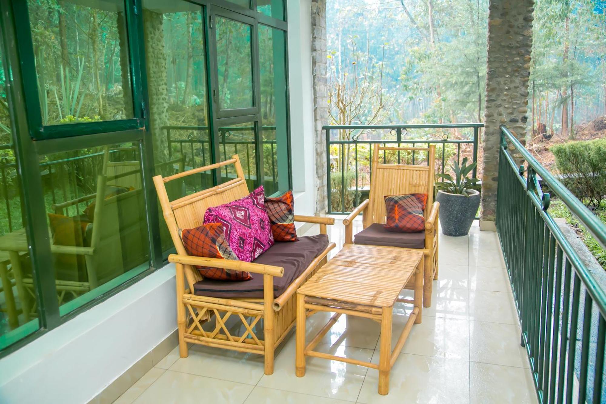Karisimbi Cave Resort Ruhengeri Luaran gambar