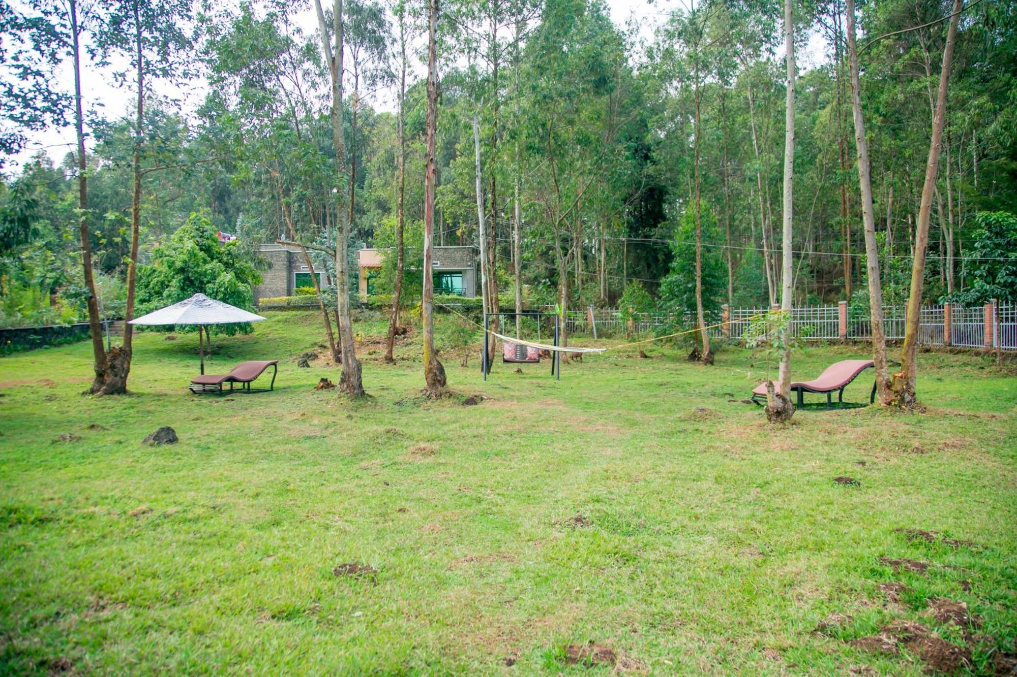 Karisimbi Cave Resort Ruhengeri Luaran gambar