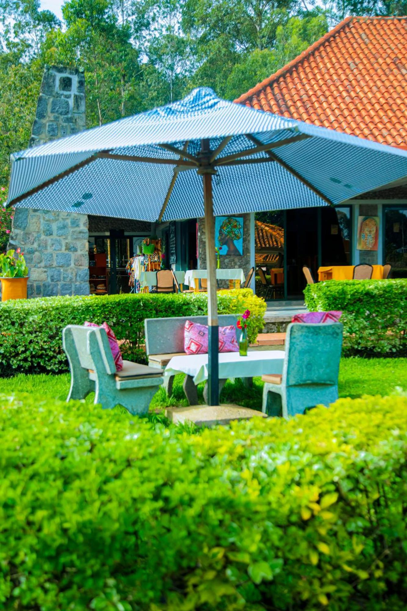 Karisimbi Cave Resort Ruhengeri Luaran gambar