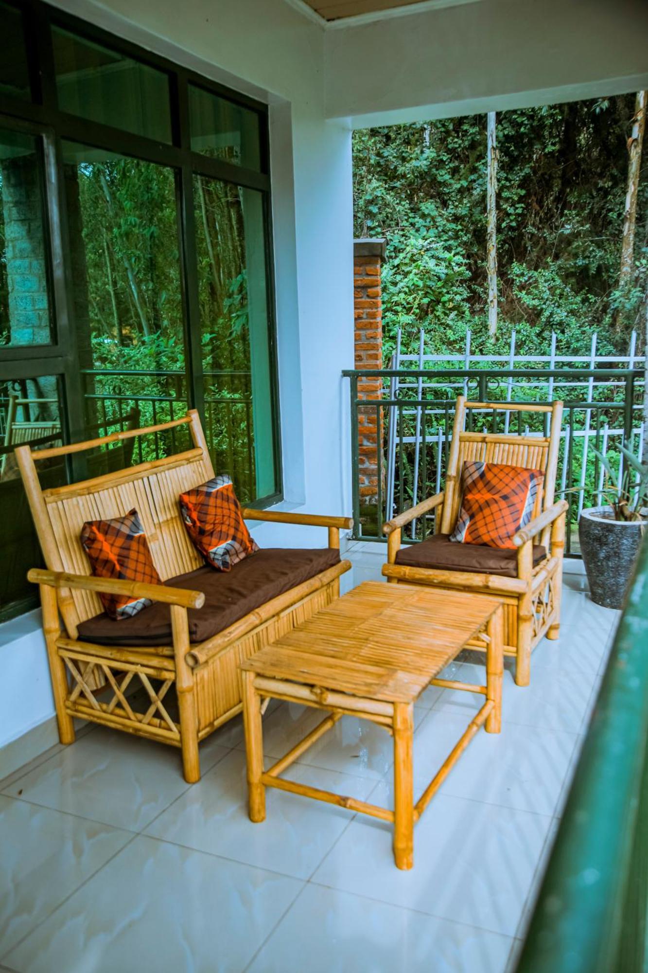 Karisimbi Cave Resort Ruhengeri Luaran gambar